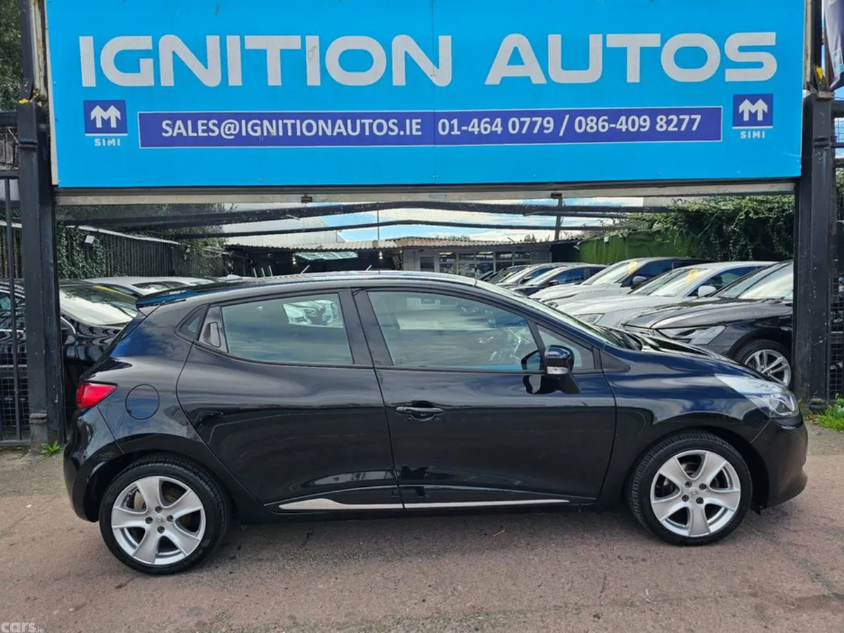 Renault Clio Hatchback, Petrol, 2015, Black