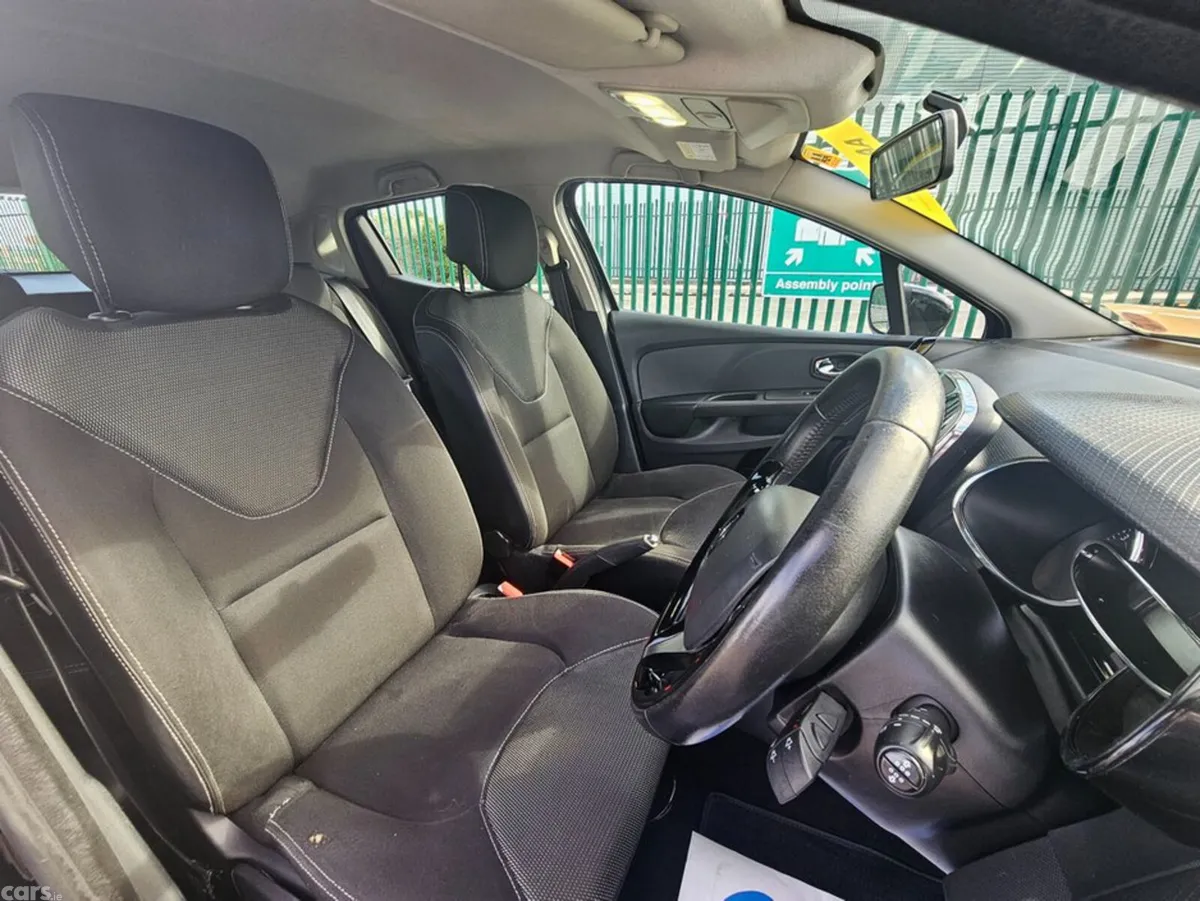 Renault Clio Hatchback, Petrol, 2015, Black