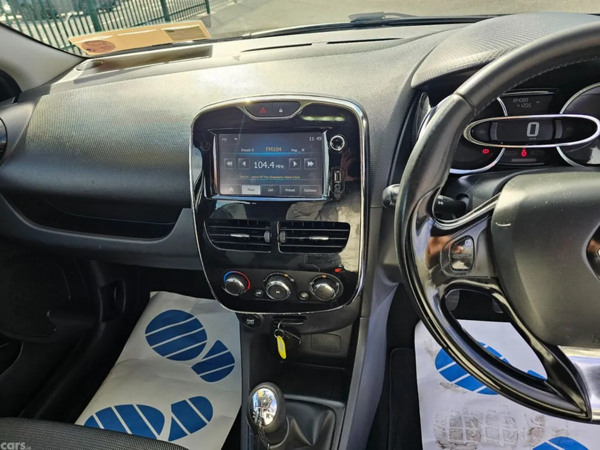 Renault Clio Hatchback, Petrol, 2015, Black