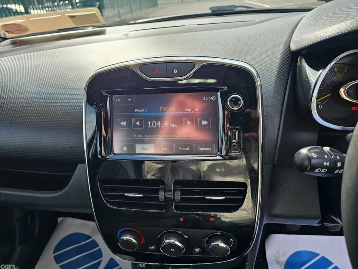 Renault Clio Hatchback, Petrol, 2015, Black