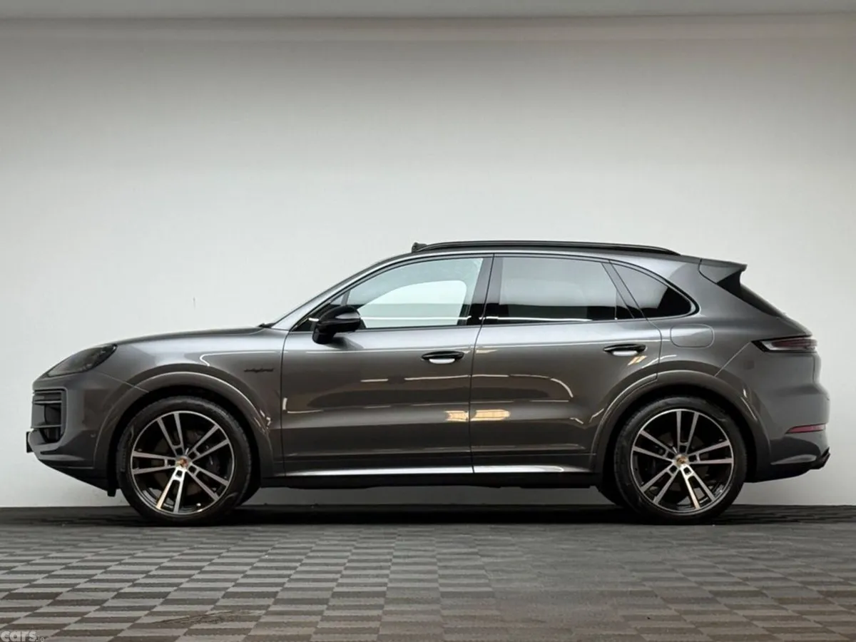 Porsche Cayenne SUV, Petrol Plug-in Hybrid, 2025, Grey