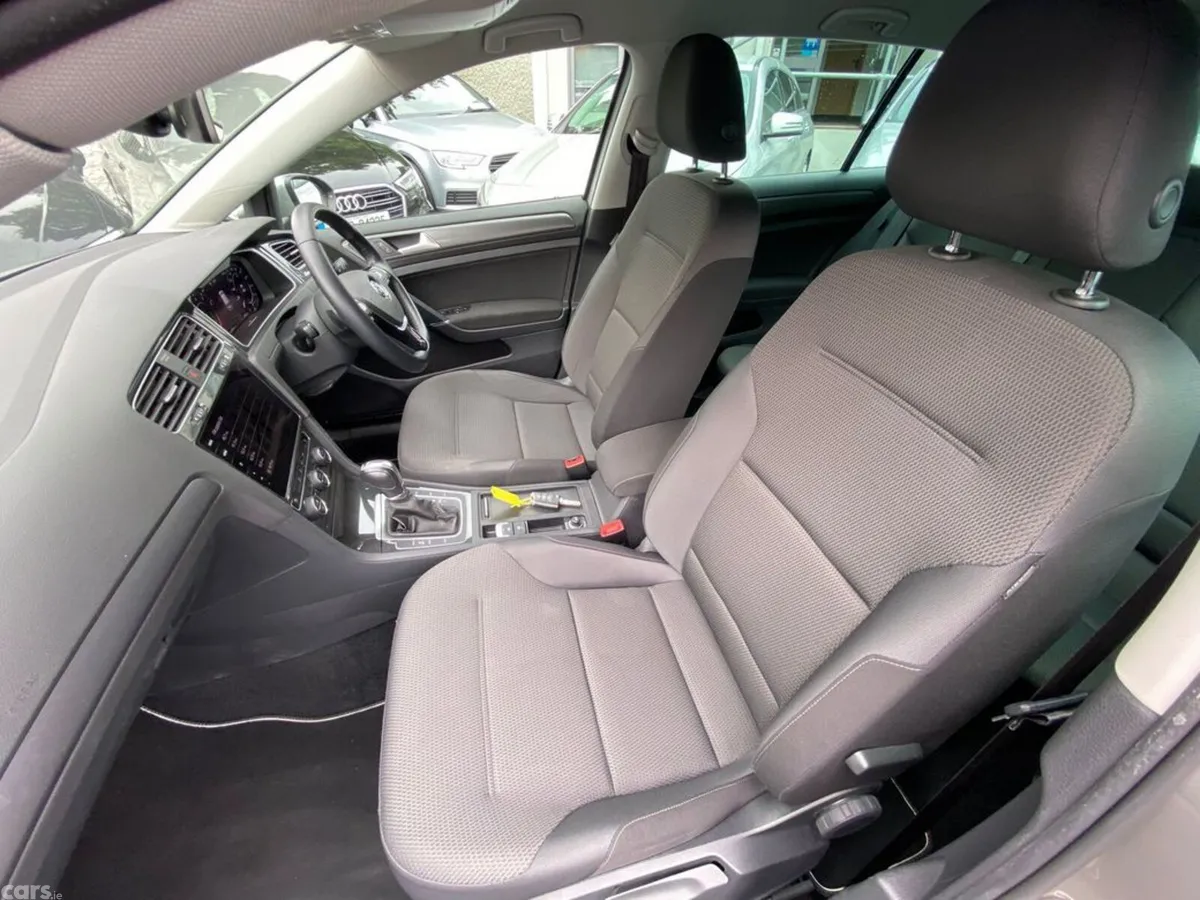 Volkswagen Golf Hatchback, Petrol, 2019, Silver