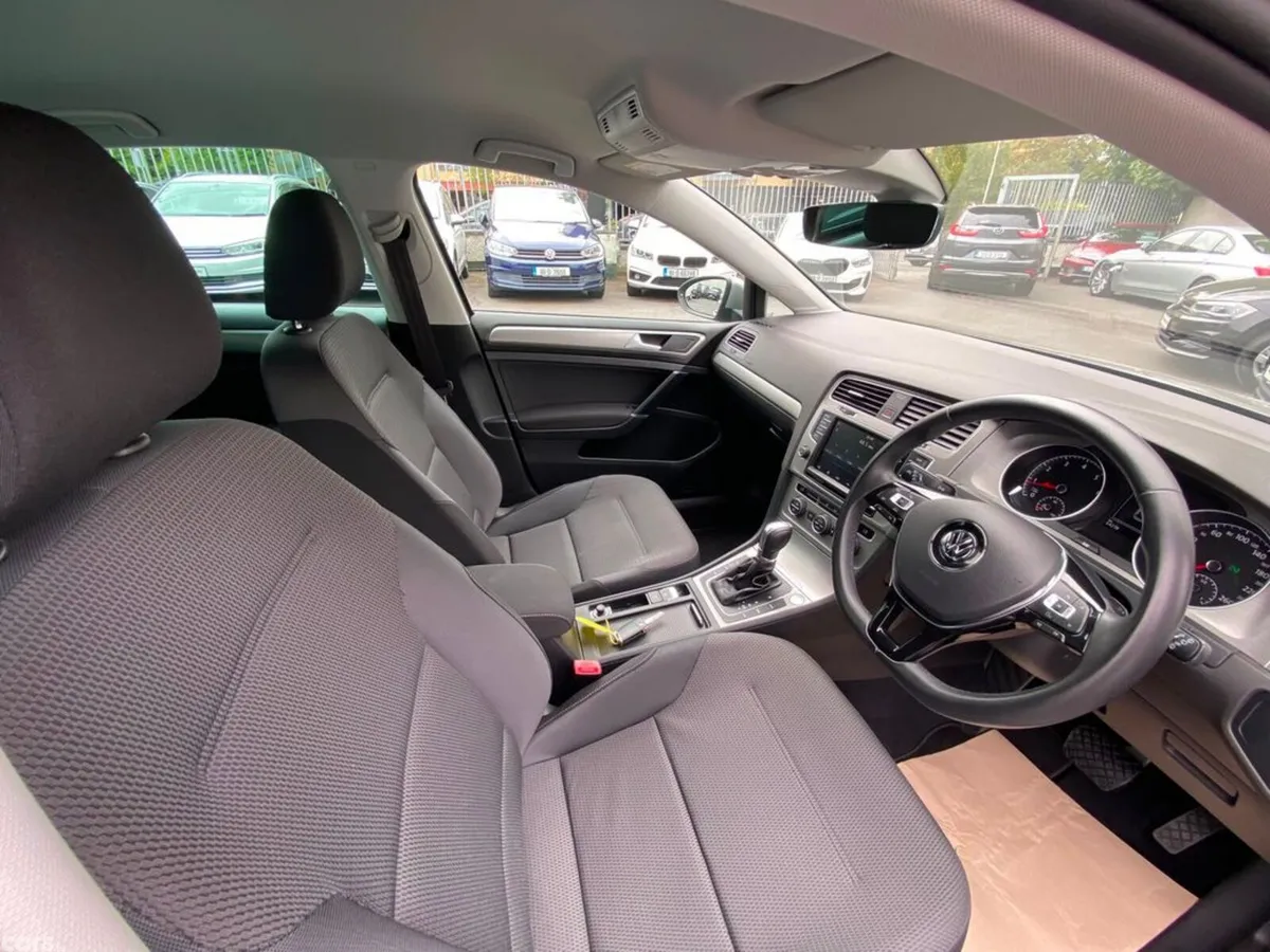 Volkswagen Golf Hatchback, Petrol, 2017, Silver