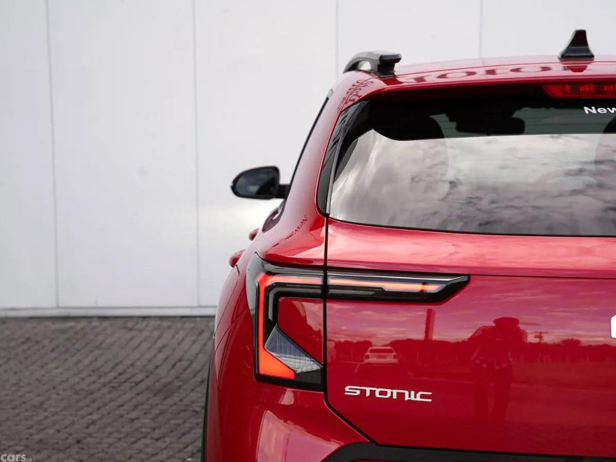 Kia Stonic Hatchback, Petrol, 2027, Red