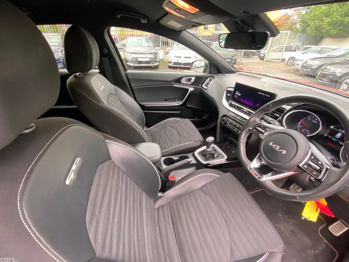 Kia Ceed Hatchback, Diesel, 2023, Red