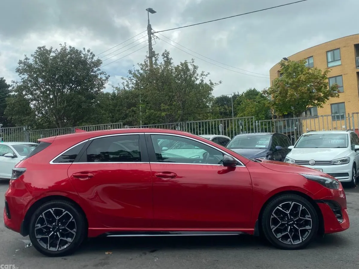 Kia Ceed Hatchback, Diesel, 2023, Red