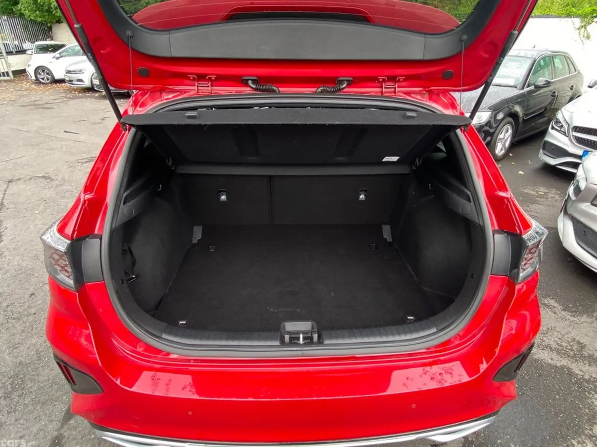 Kia Ceed Hatchback, Diesel, 2023, Red