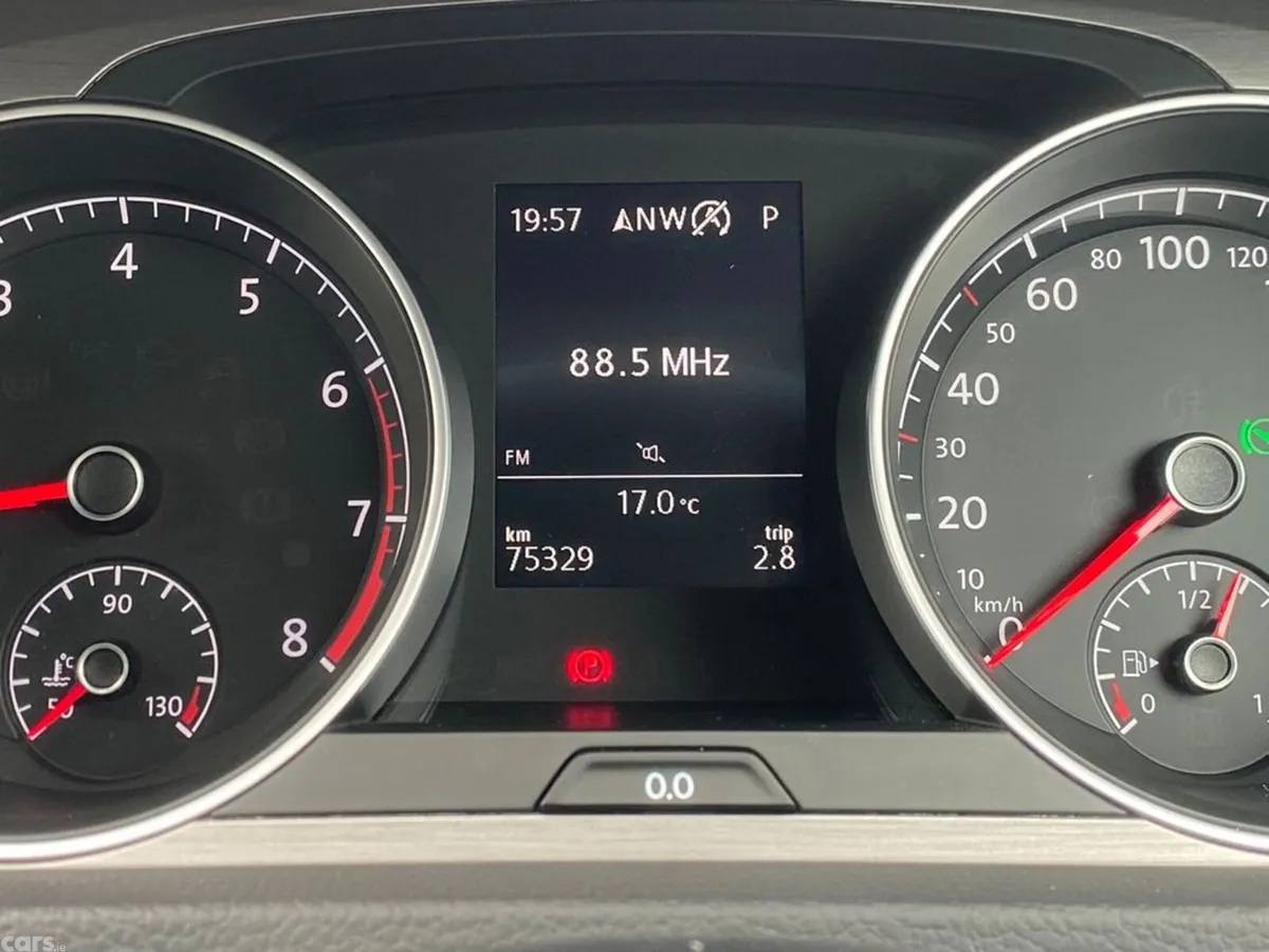 Volkswagen Golf Hatchback, Petrol, 2017, Silver