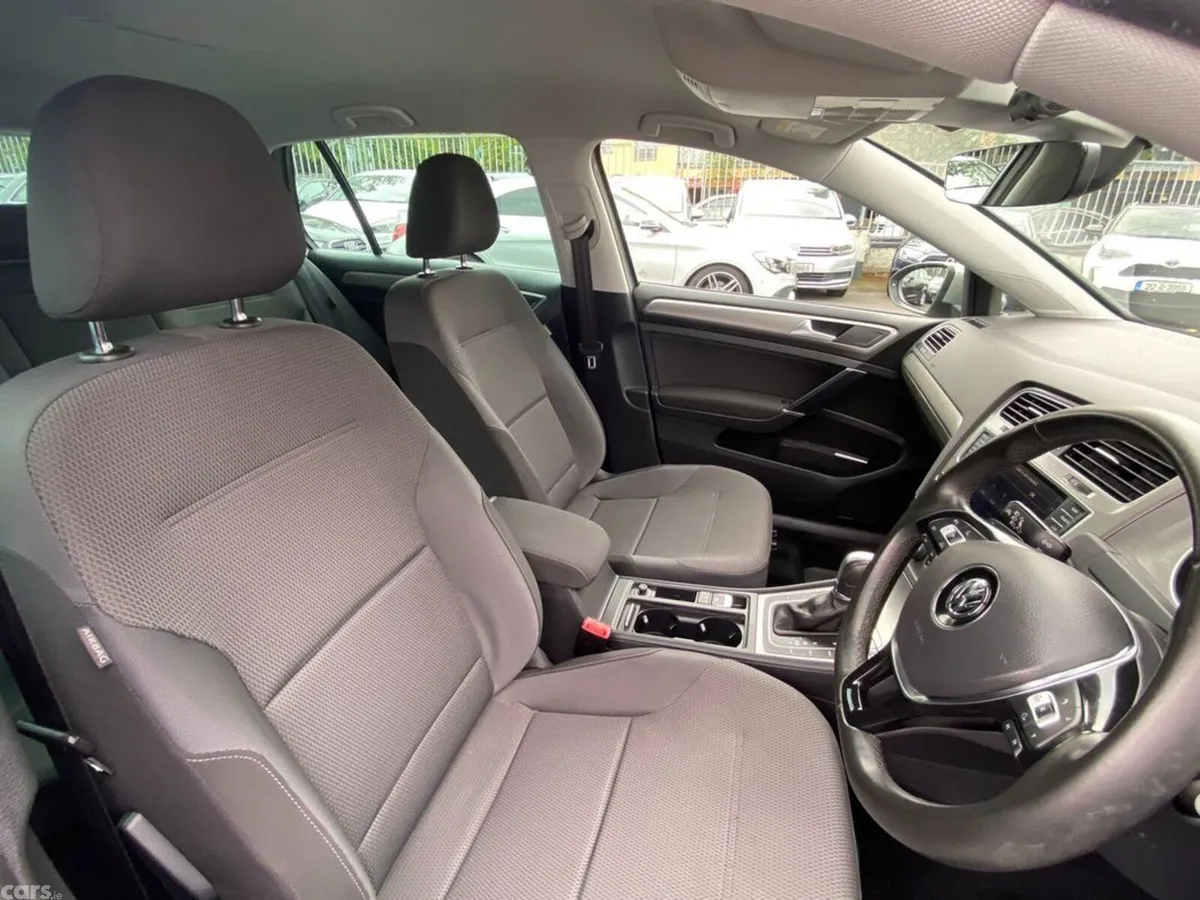 Volkswagen Golf Hatchback, Petrol, 2017, Silver