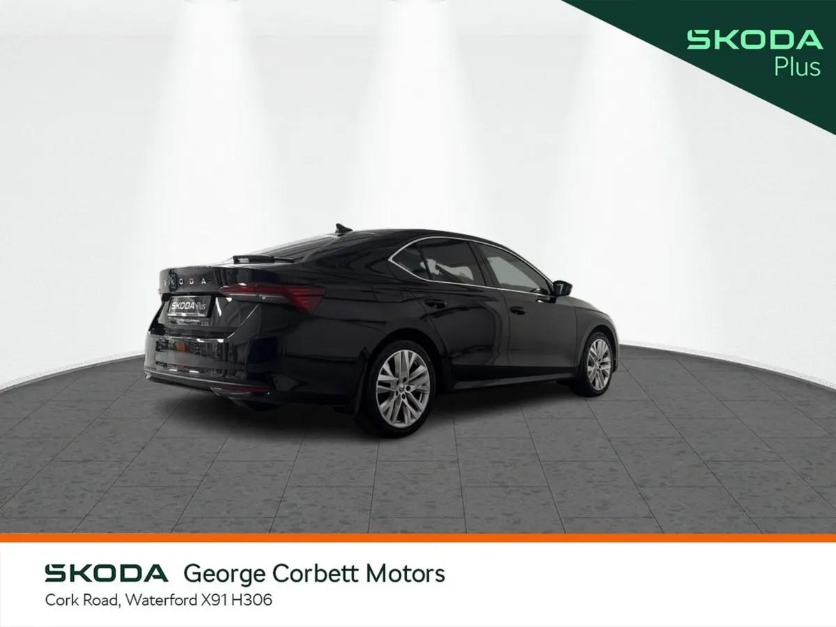 Skoda Octavia Saloon, Diesel, 2025, Black