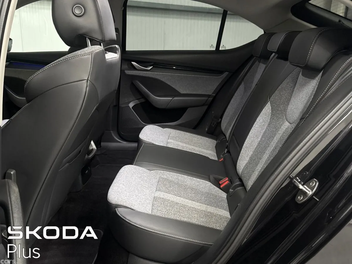 Skoda Octavia Saloon, Diesel, 2025, Black