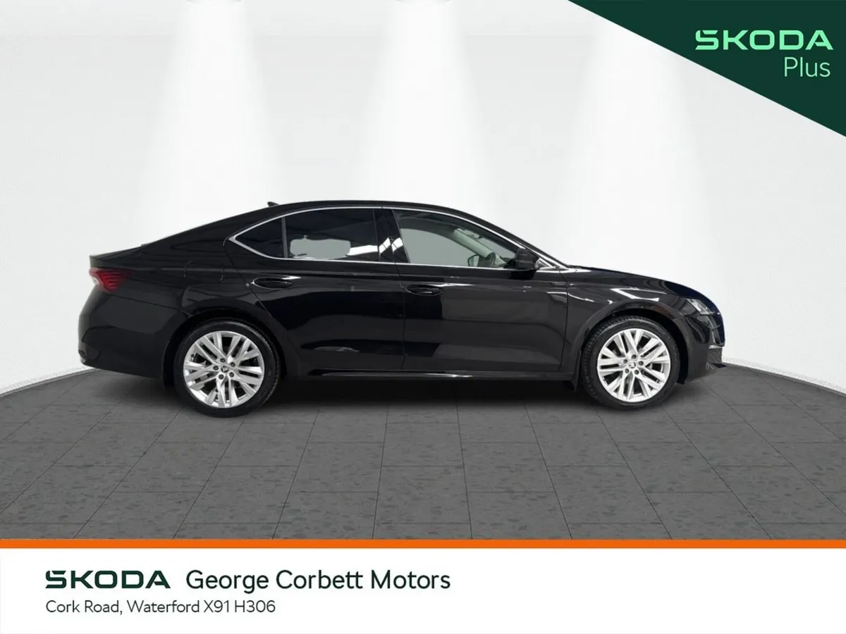 Skoda Octavia Saloon, Diesel, 2025, Black