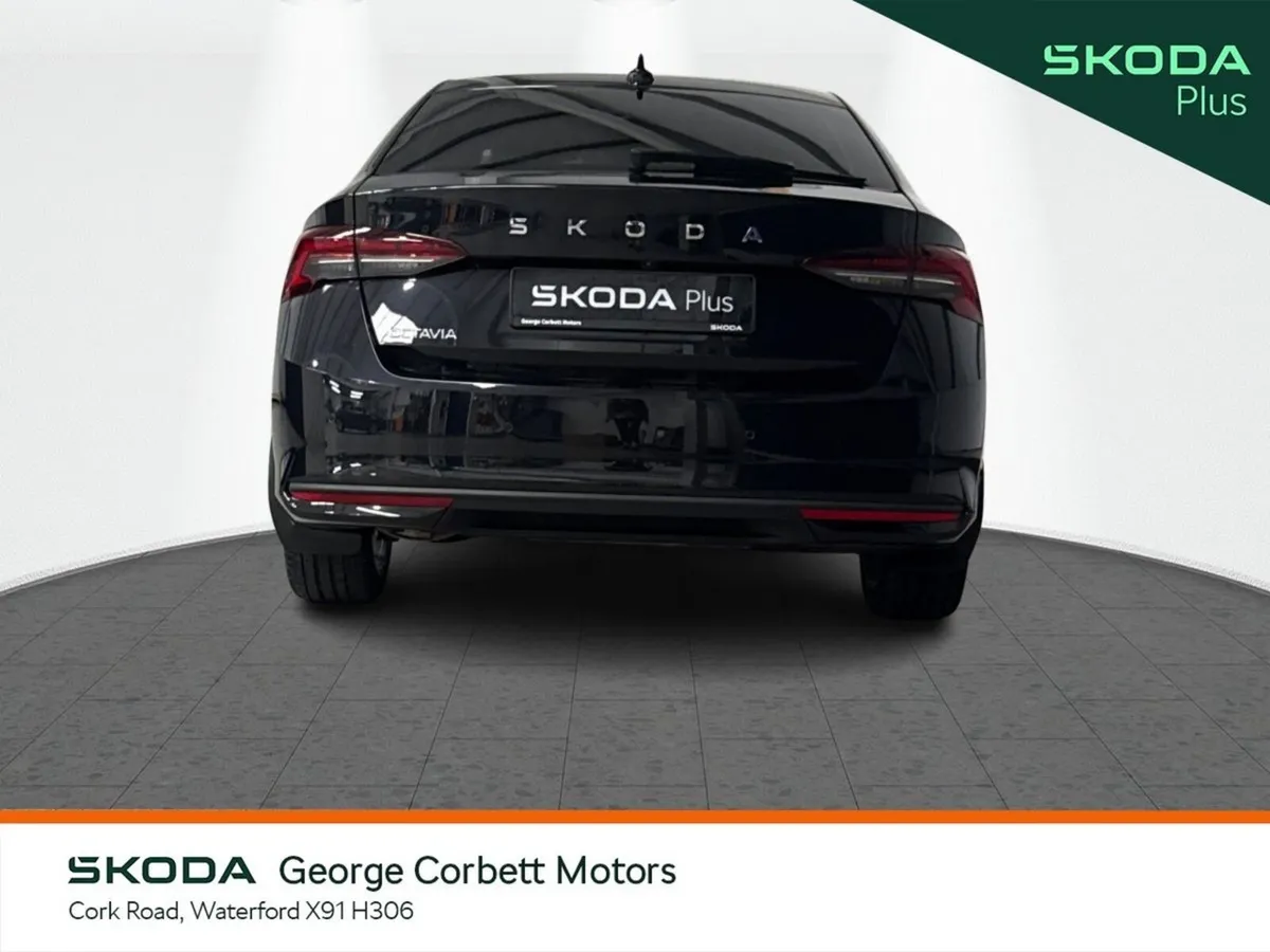 Skoda Octavia Saloon, Diesel, 2025, Black