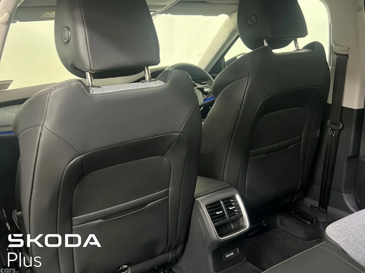 Skoda Octavia Saloon, Diesel, 2025, Black