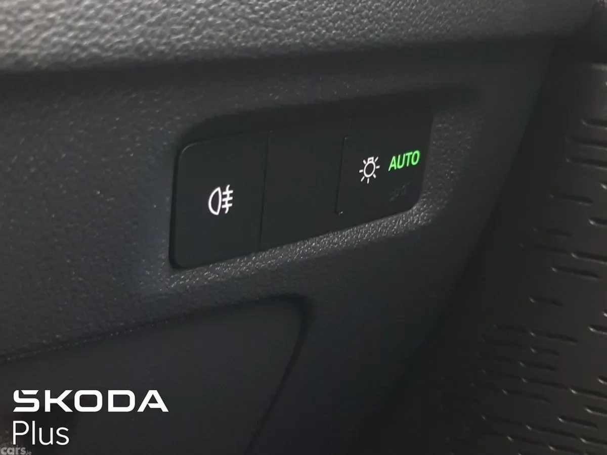 Skoda Octavia Estate, Diesel, 2024, Blue