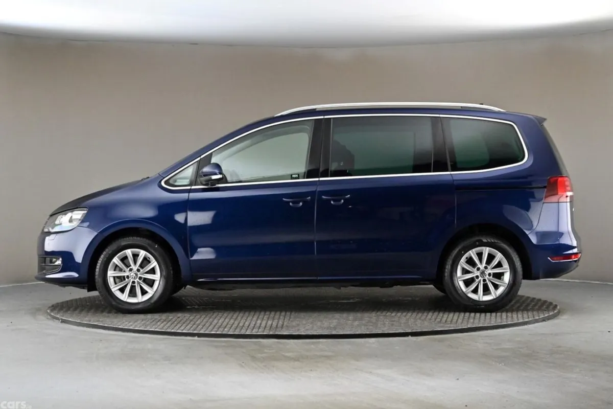 Volkswagen Sharan MPV, Petrol, 2019, Blue