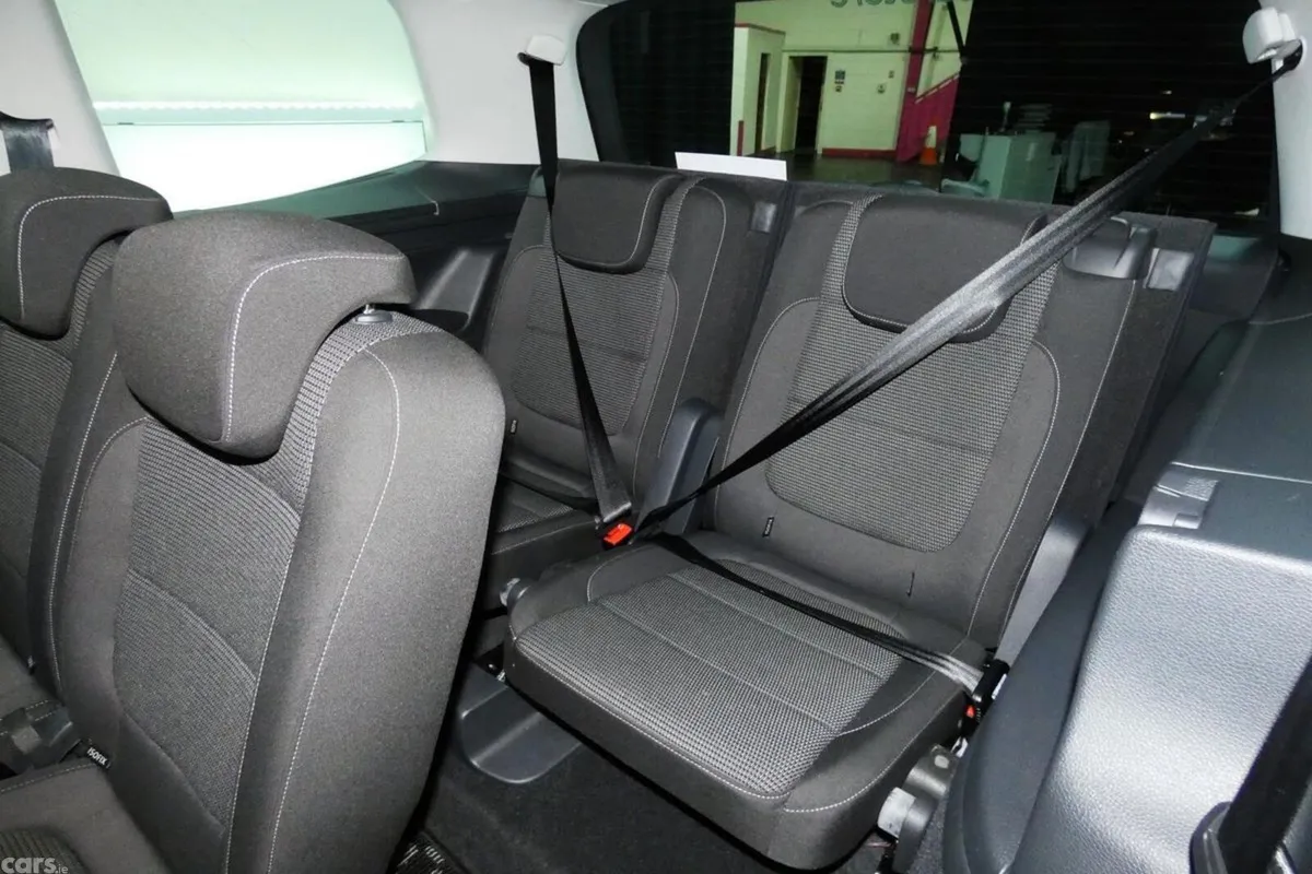 Volkswagen Sharan MPV, Petrol, 2019, Blue