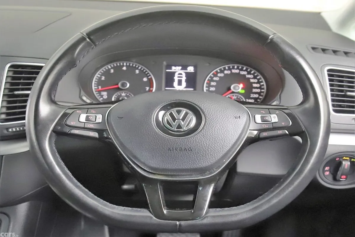 Volkswagen Sharan MPV, Petrol, 2019, Blue