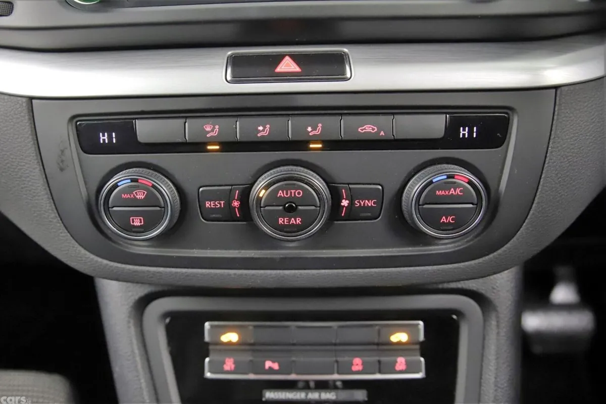 Volkswagen Sharan MPV, Petrol, 2019, Blue