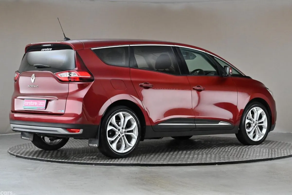 Renault Grand Scenic MPV, Diesel, 2021, Red