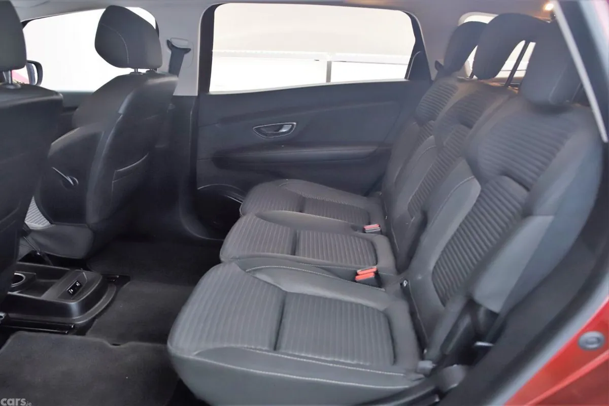Renault Grand Scenic MPV, Diesel, 2021, Red