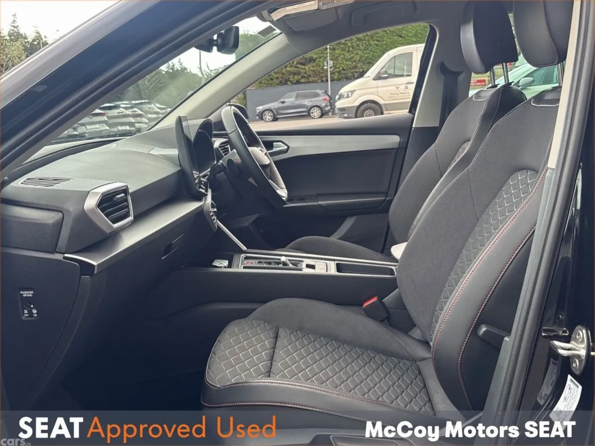 SEAT Leon Hatchback, Petrol Plug-in Hybrid, 2025, Black