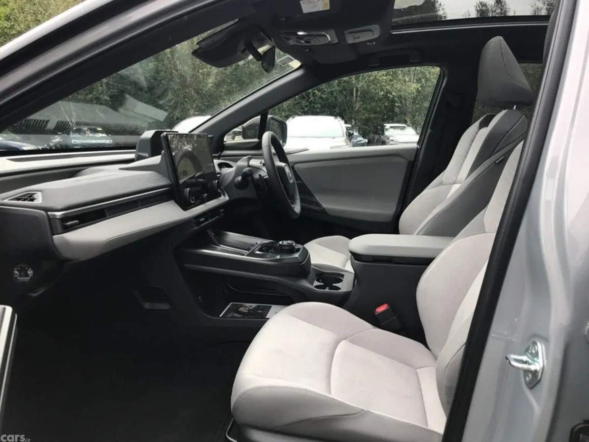 Toyota C-HR Estate, Electric, 2026, Grey