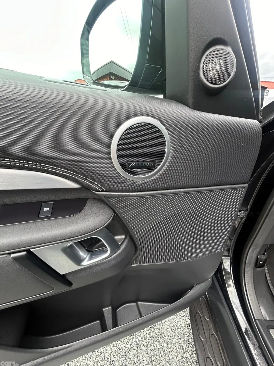 221 Land Rover Discovery 300D R DYNAMIC, Wexford