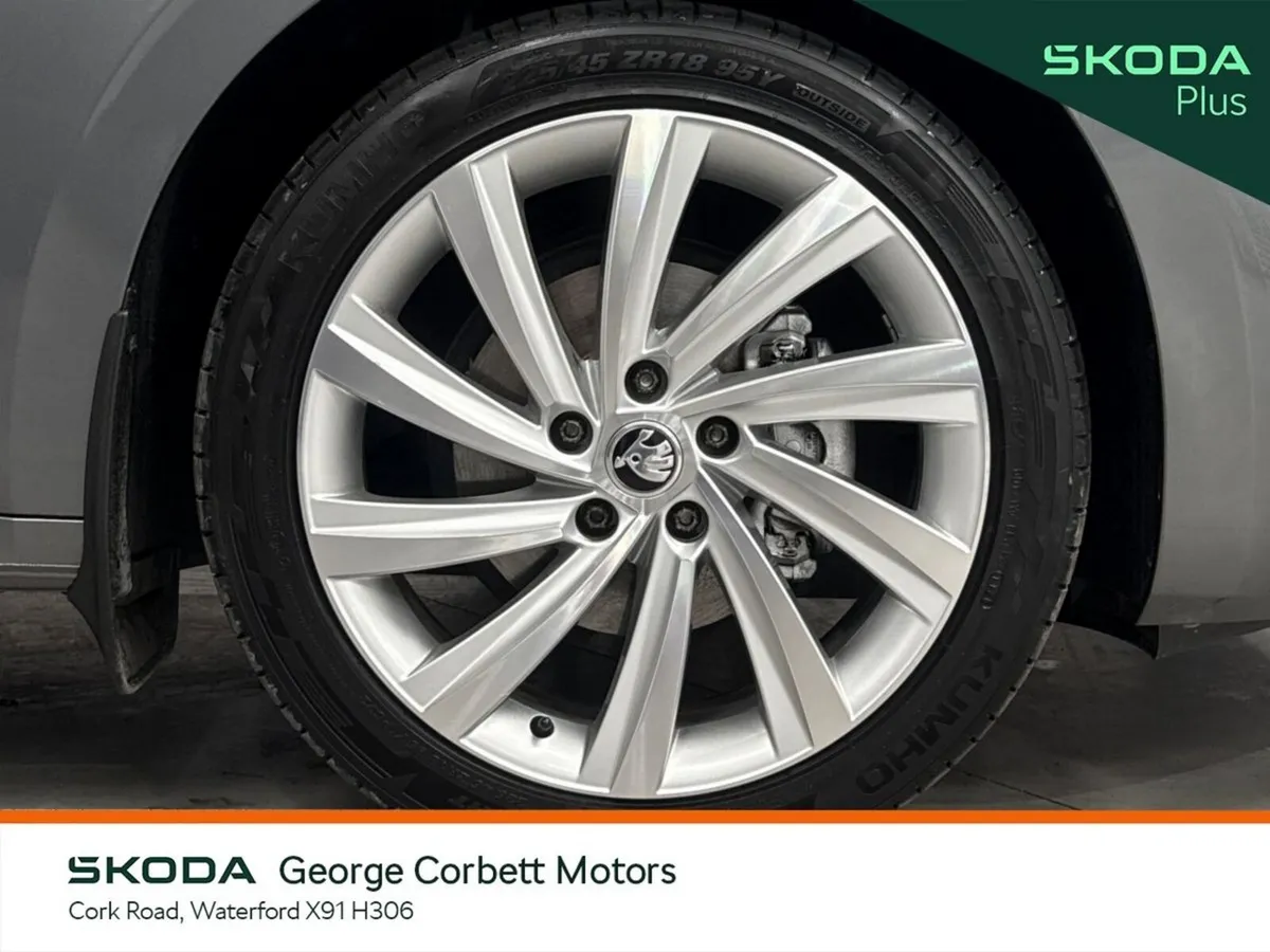 Skoda Octavia Saloon, Diesel, 2023, Grey