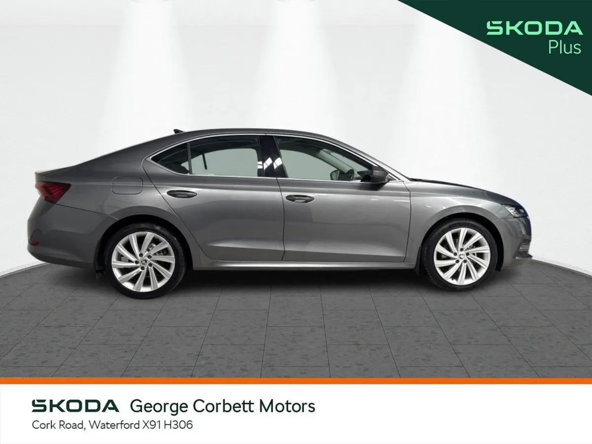 Skoda Octavia Saloon, Diesel, 2023, Grey