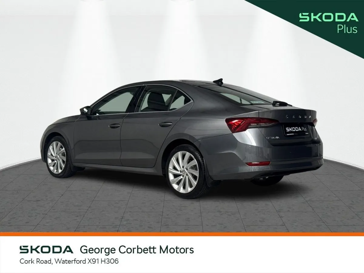 Skoda Octavia Saloon, Diesel, 2023, Grey