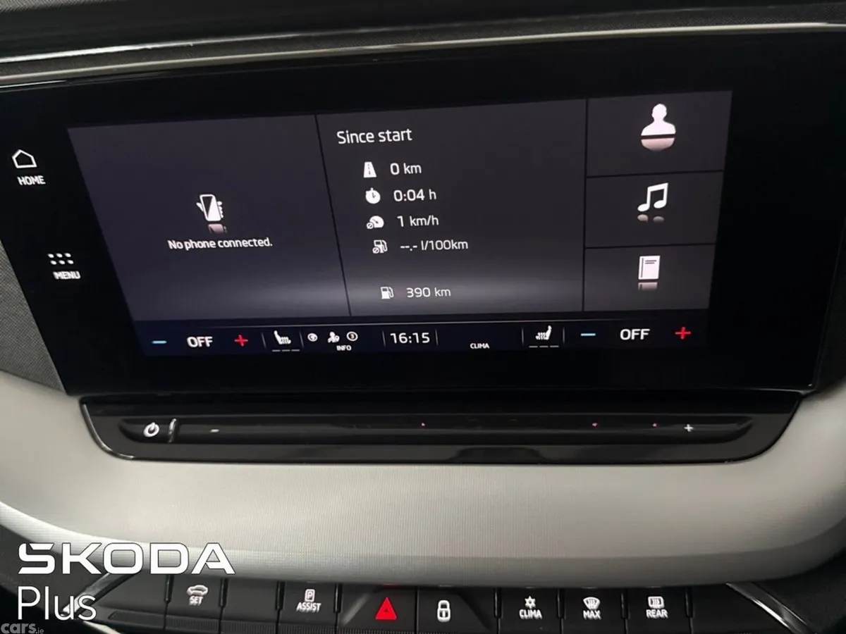 Skoda Octavia Saloon, Diesel, 2023, Grey