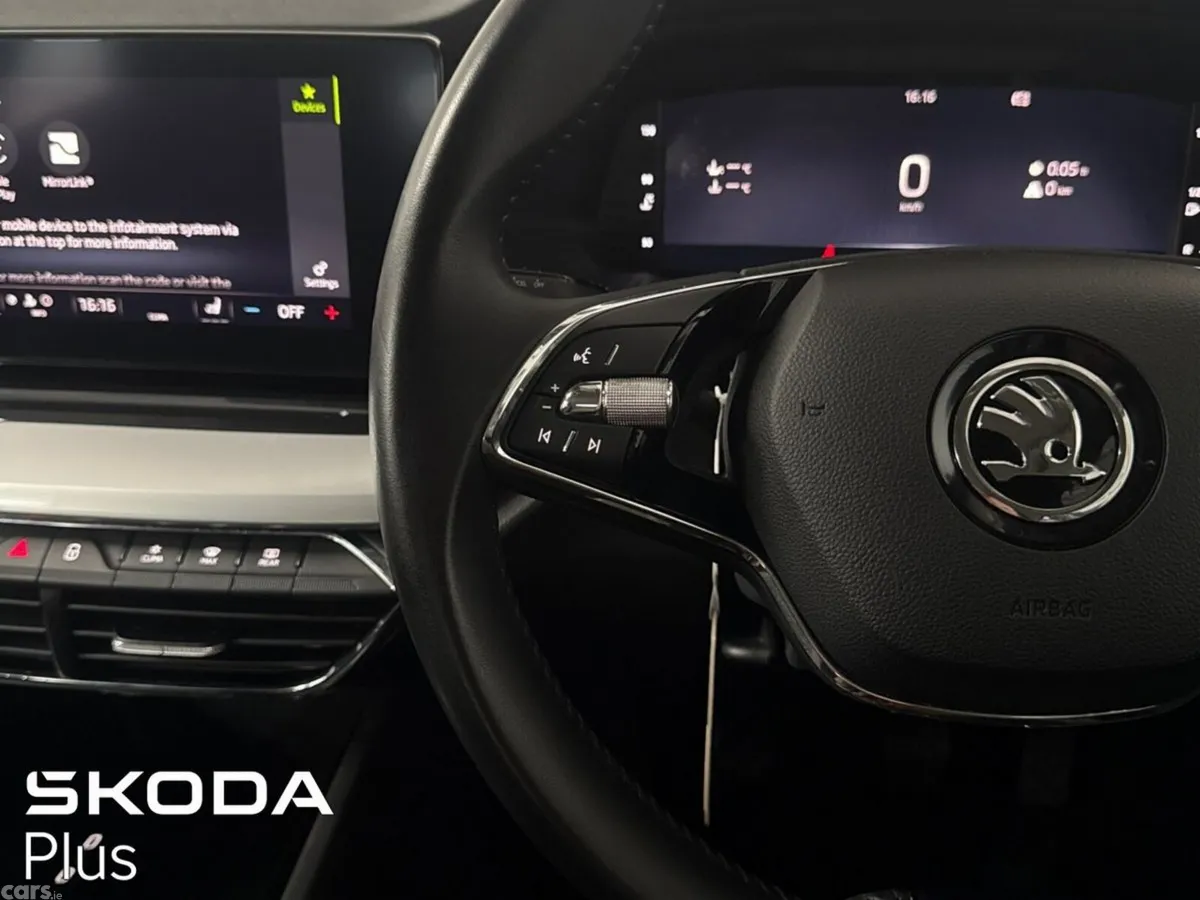 Skoda Octavia Saloon, Diesel, 2023, Grey