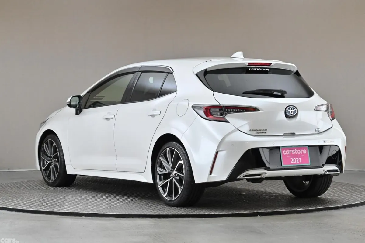Toyota Corolla Hatchback, Petrol Hybrid, 2021, White