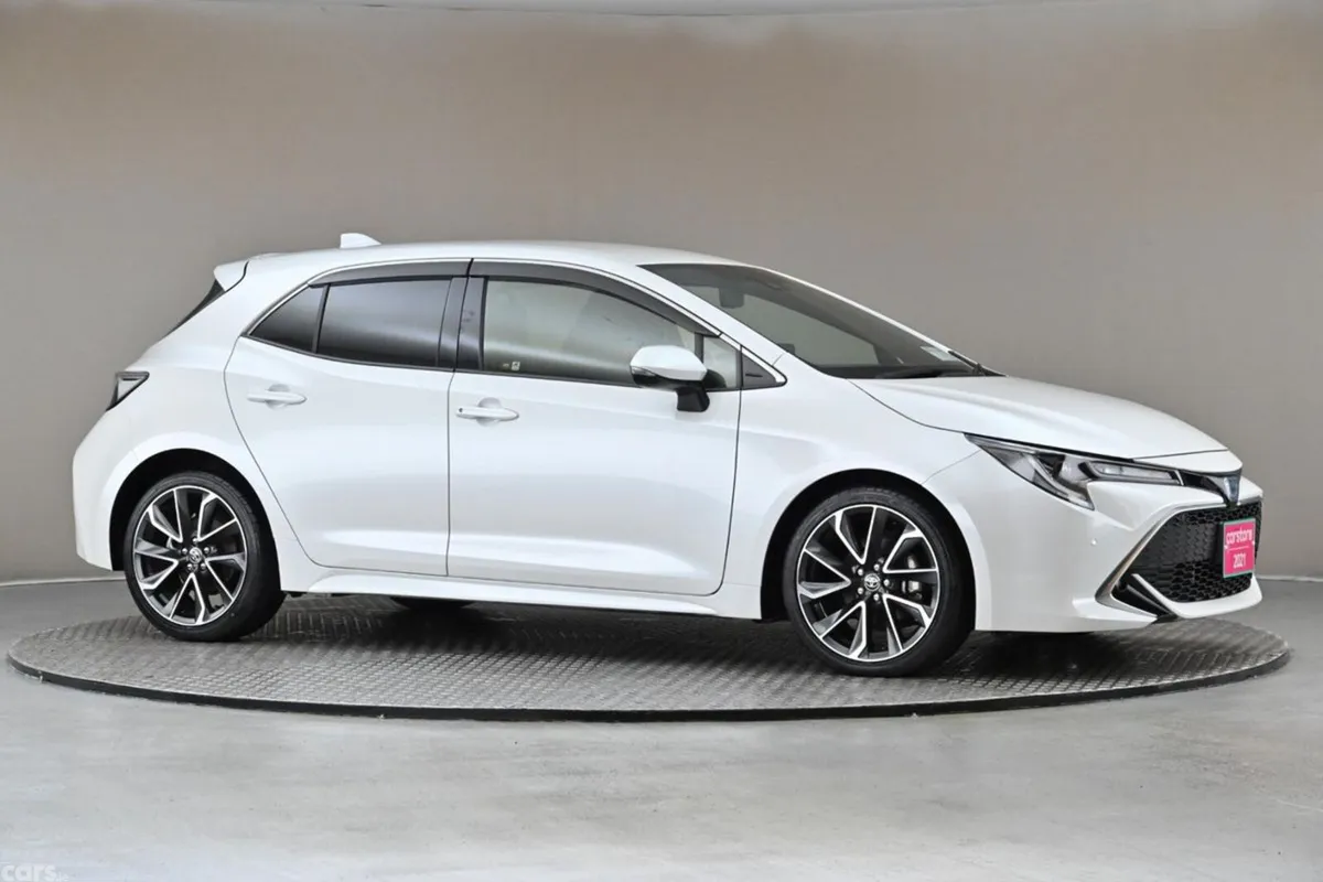 Toyota Corolla Hatchback, Petrol Hybrid, 2021, White