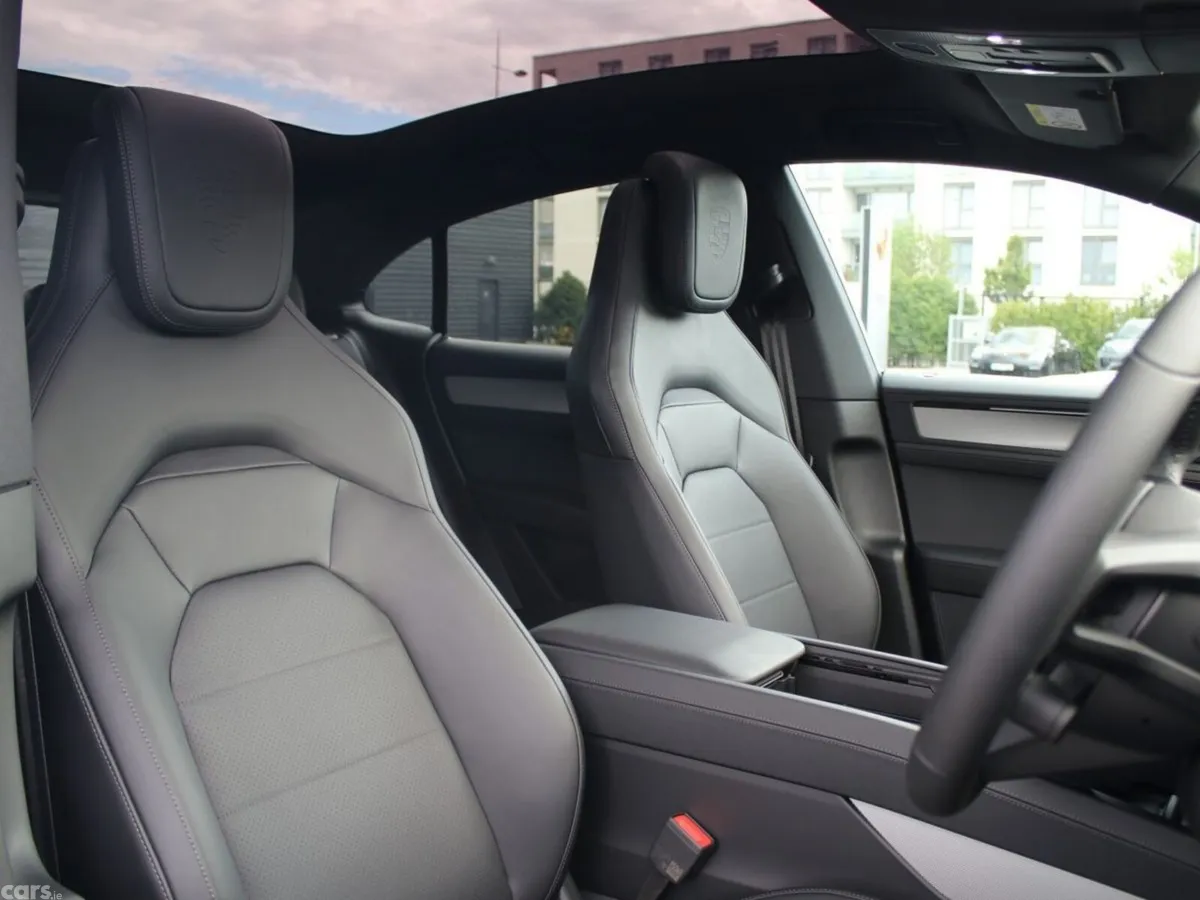 Porsche Cayenne SUV, Electric, 2026, Black