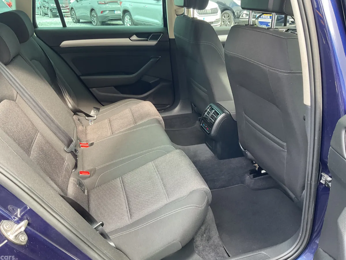 Volkswagen Passat Estate, Diesel, 2018, Blue