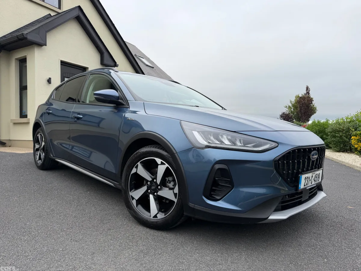 Ford Focus Hatchback, Petrol, 2023, Blue