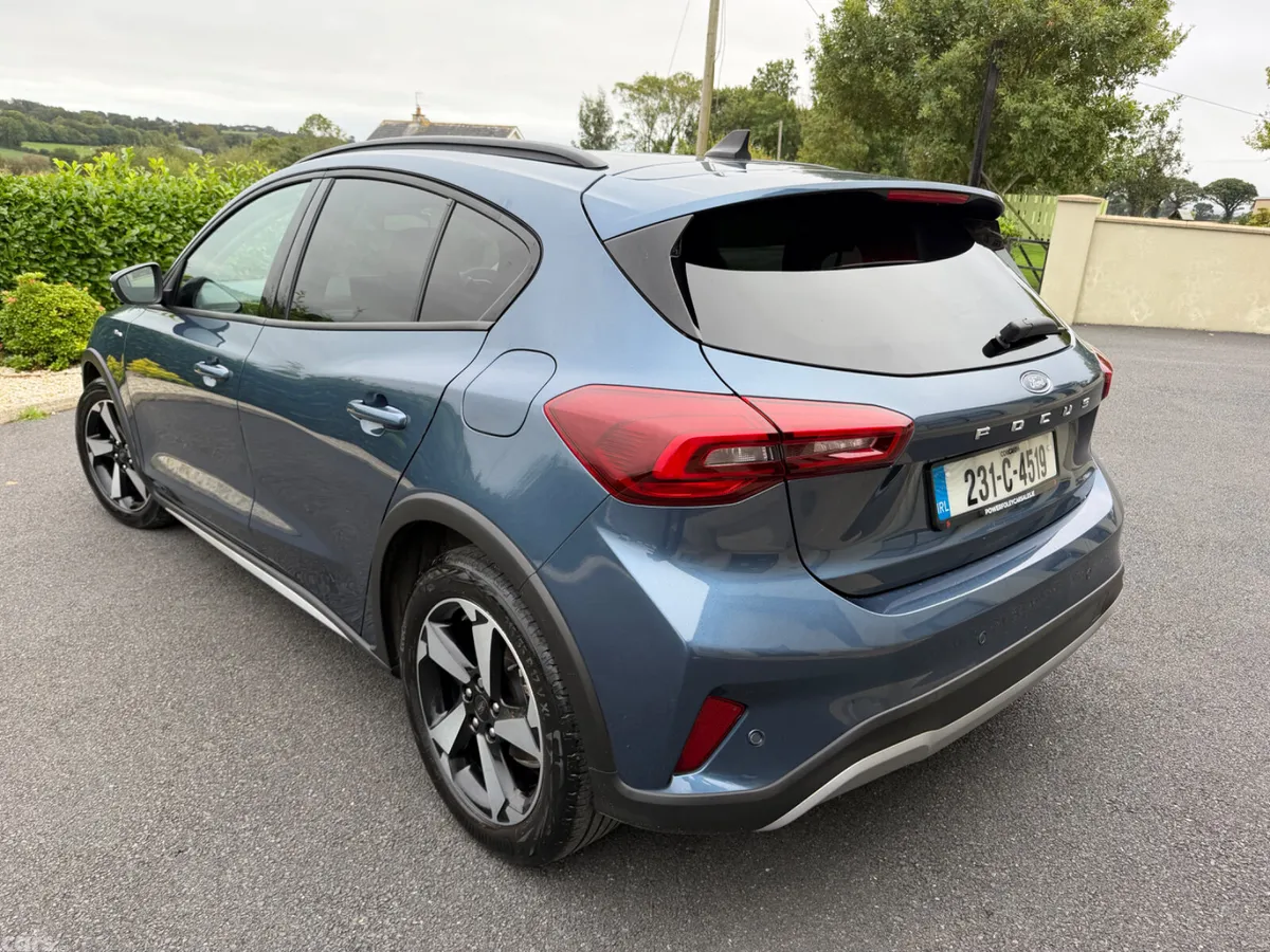 Ford Focus Hatchback, Petrol, 2023, Blue