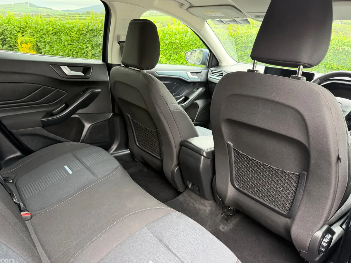 Ford Focus Hatchback, Petrol, 2023, Blue