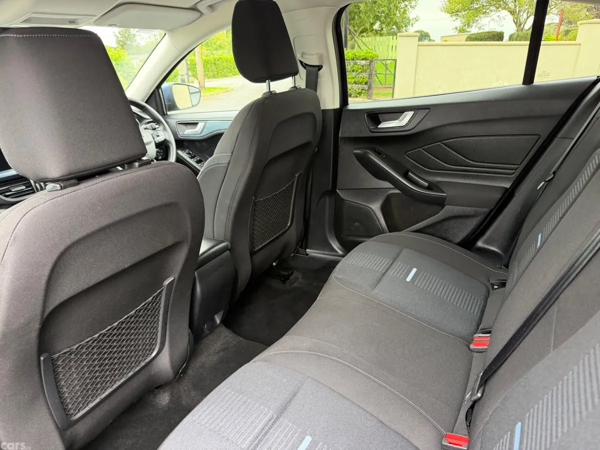 Ford Focus Hatchback, Petrol, 2023, Blue