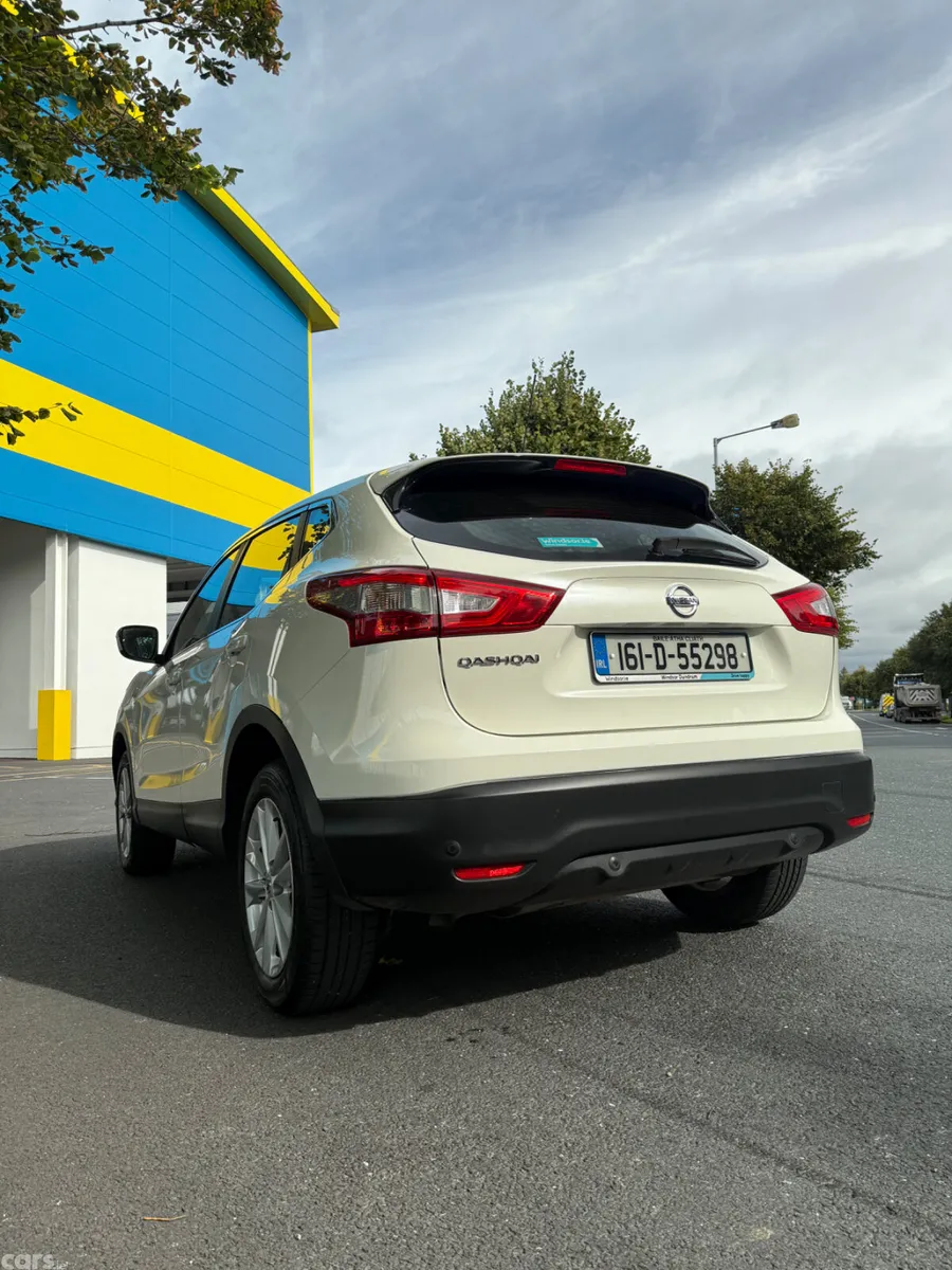 Nissan Qashqai Hatchback, Petrol, 2016, White