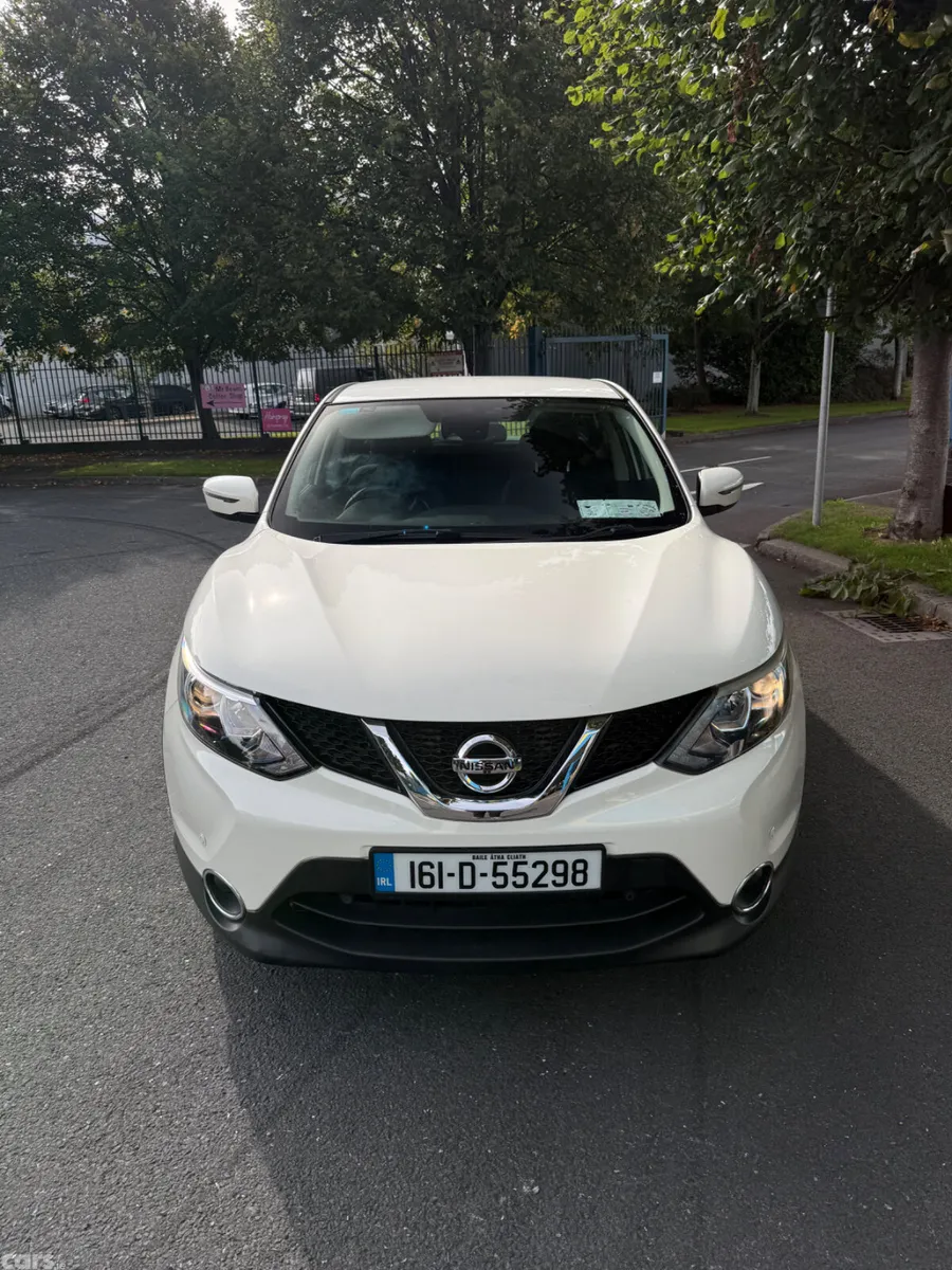 Nissan Qashqai Hatchback, Petrol, 2016, White