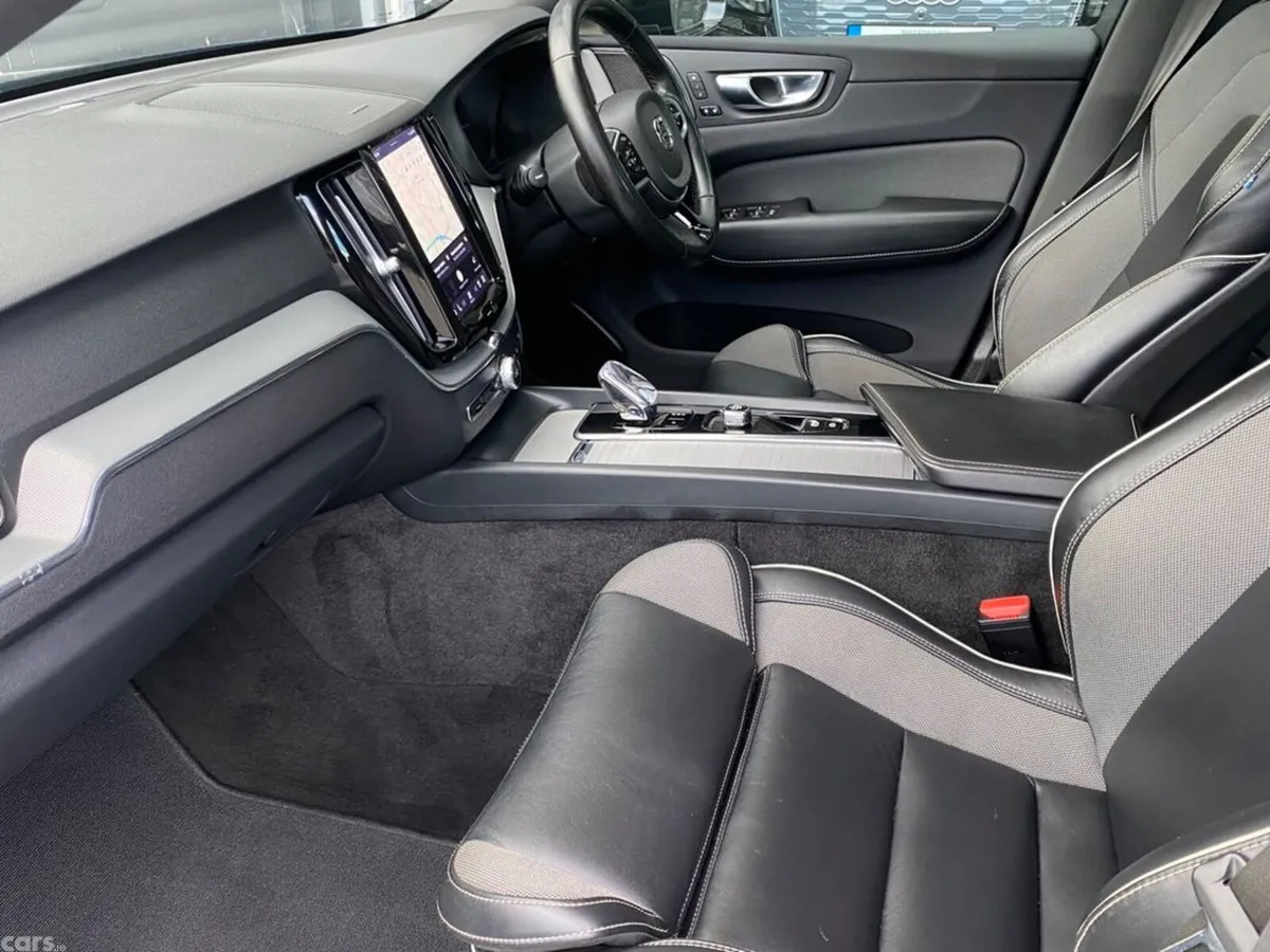 Volvo XC60 Estate, Petrol Plug-in Hybrid, 2024, Blue