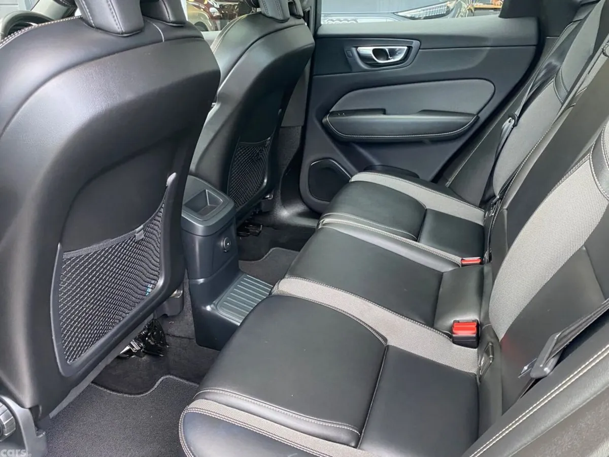 Volvo XC60 Estate, Petrol Plug-in Hybrid, 2024, Blue