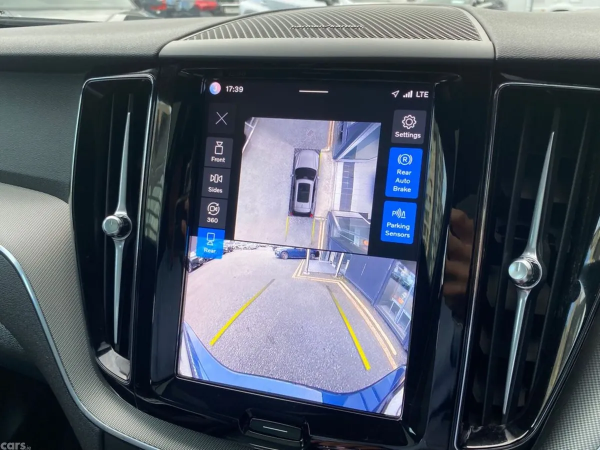Volvo XC60 Estate, Petrol Plug-in Hybrid, 2024, Blue