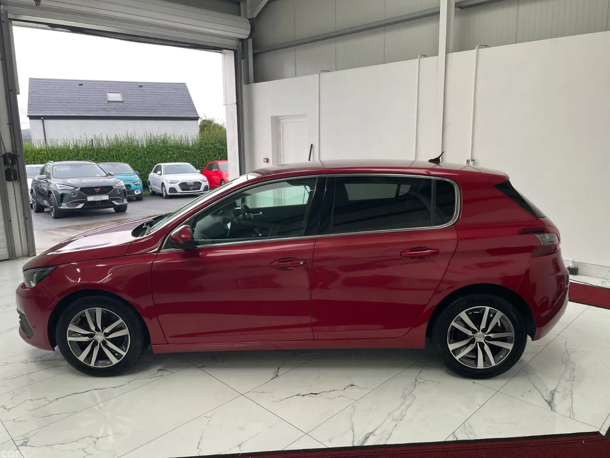 Peugeot 308 Hatchback, Diesel, 2018, Red