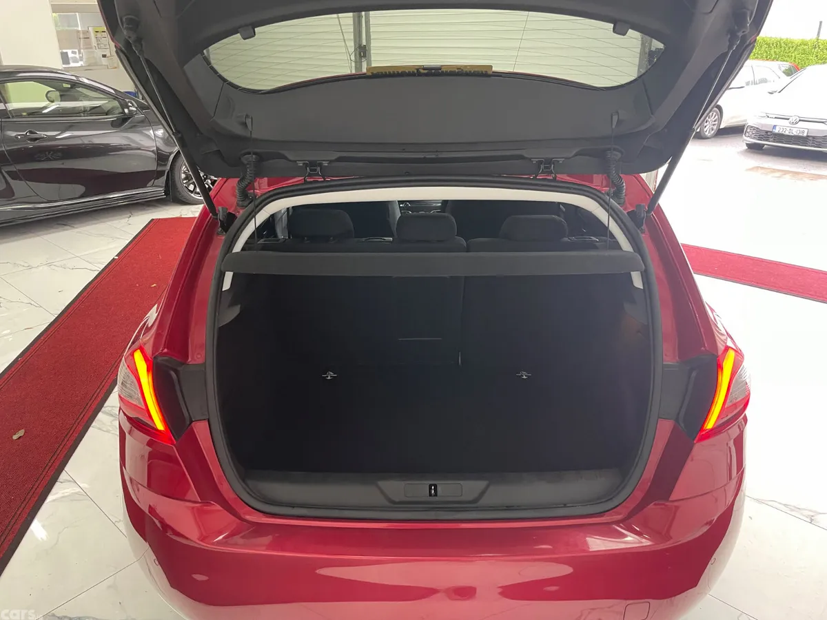Peugeot 308 Hatchback, Diesel, 2018, Red