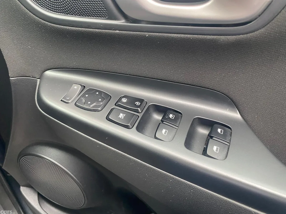 Hyundai KONA MPV, Petrol, 2018, Grey