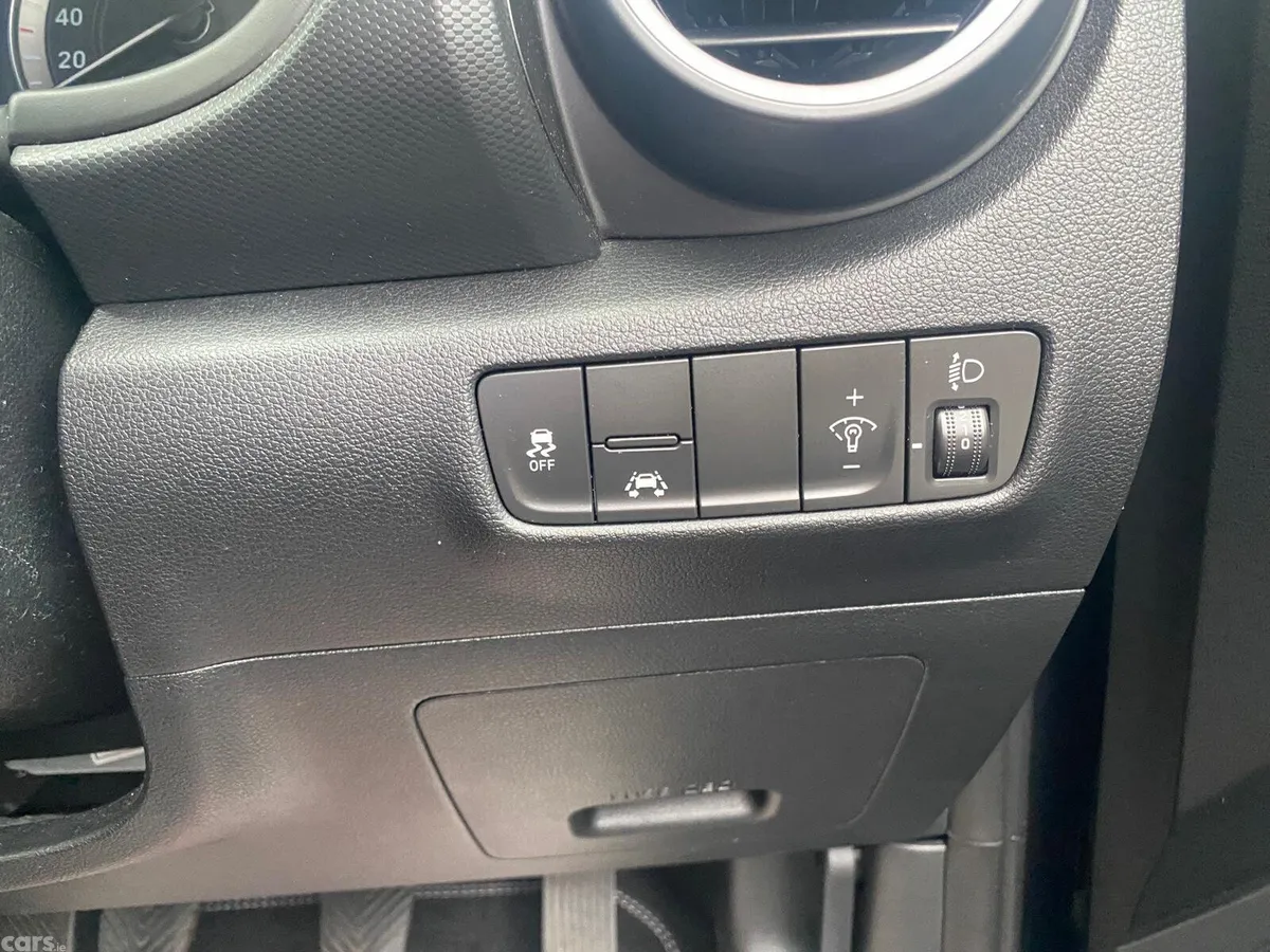 Hyundai KONA MPV, Petrol, 2018, Grey